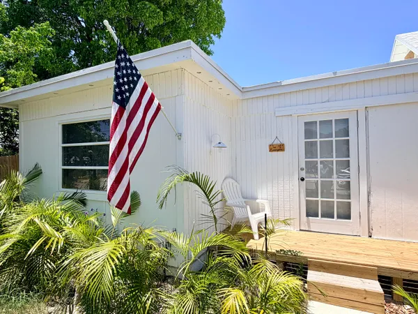 $1,975 | 1124 18th Avenue North, Lake Worth, FL 33460