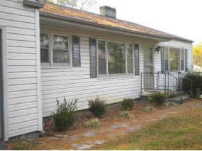 104 Montvue Road Bristol, TN 37620 - Photo 3 of 18 Photo 3