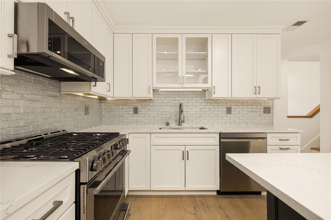 15 Hammersmith Road, Unit 15 Newport, RI 02840 - Photo 8 of 15