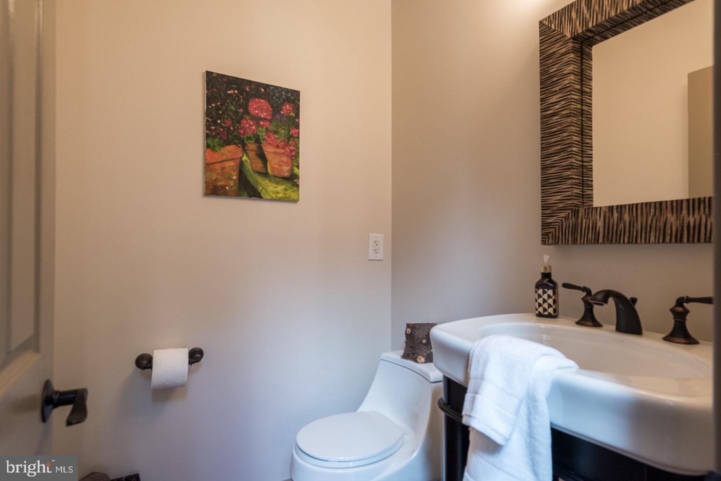 23 Ringfield Road Chadds Ford, PA 19317 - Photo 22 of 29 Powder Room