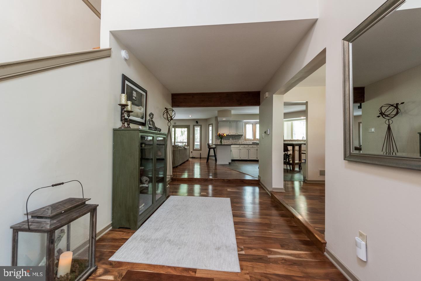 23 Ringfield Road Chadds Ford, PA 19317 - Photo 4 of 29 Two-Story Foyer Entry