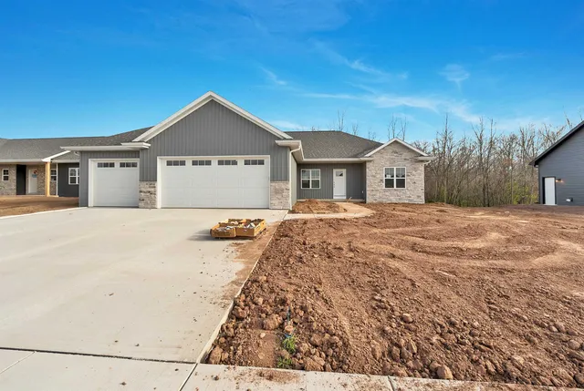 $574,900 | 2578 North Stellita Circle, De Pere, WI 54115