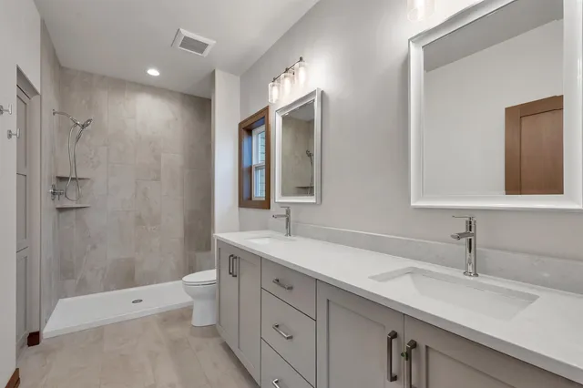 $574,900 | 2578 North Stellita Circle, De Pere, WI 54115