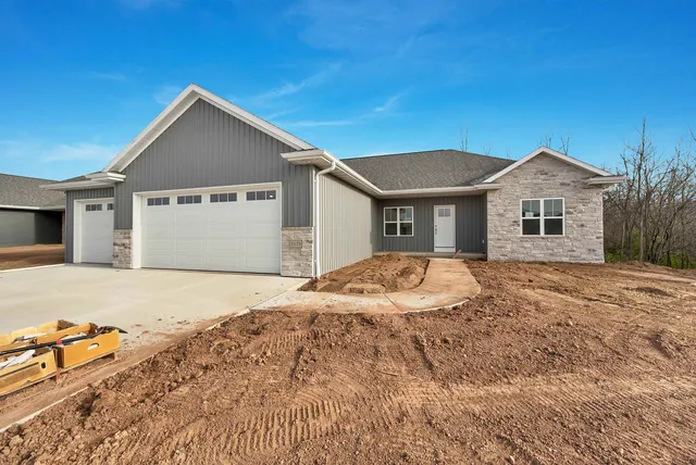 $574,900 | 2578 North Stellita Circle, De Pere, WI 54115