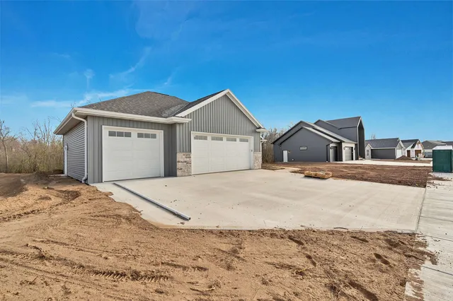 $574,900 | 2578 North Stellita Circle, De Pere, WI 54115