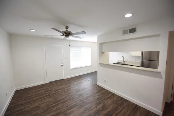 $1,025 | 5404 Reiger Avenue, Unit 304, Dallas, TX 75214