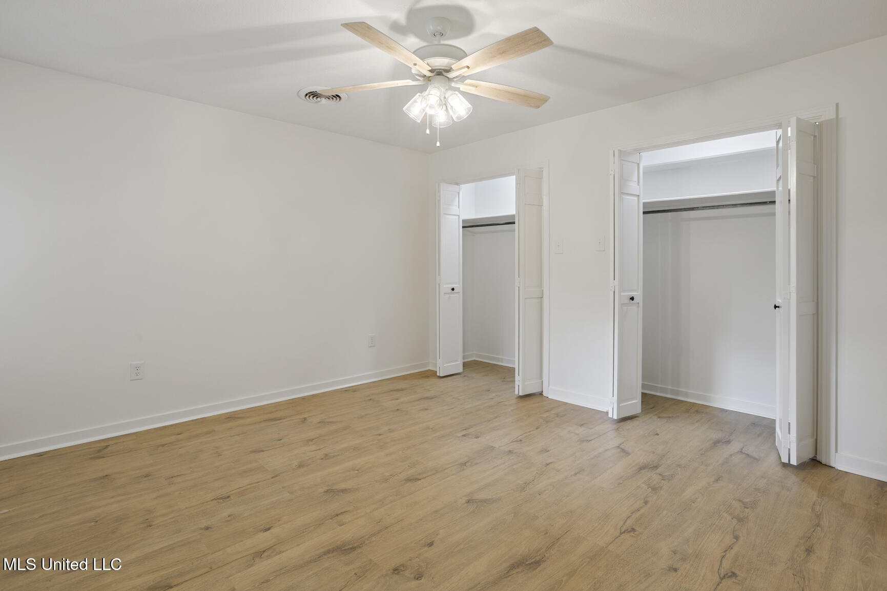 445 Armour Drive Jackson, MS 39211 - Photo 16 of 34 445 Armour Dr-18