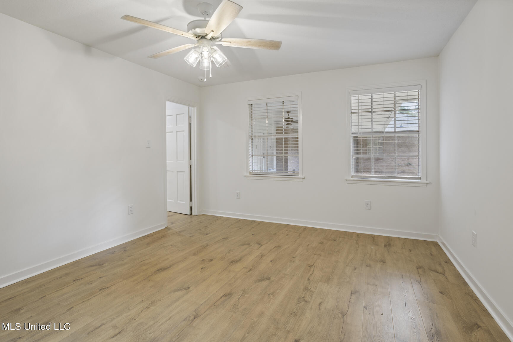 445 Armour Drive Jackson, MS 39211 - Photo 17 of 34 445 Armour Dr-19