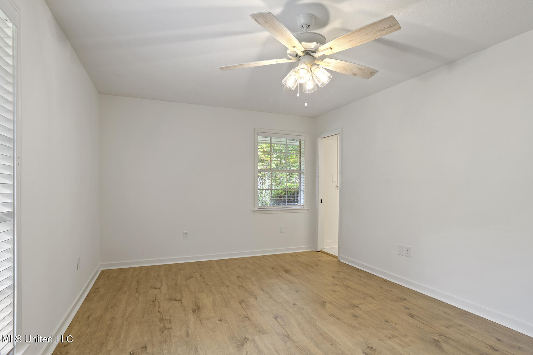 445 Armour Drive Jackson, MS 39211 - Photo 22 of 34 445 Armour Dr-24