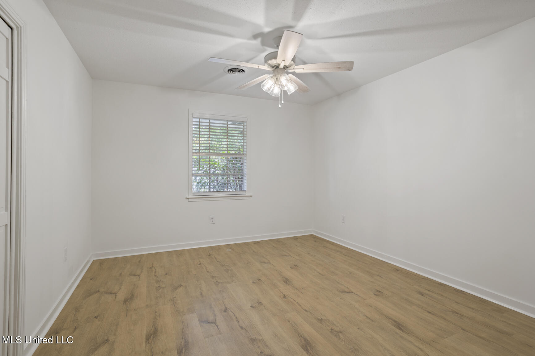 445 Armour Drive Jackson, MS 39211 - Photo 25 of 34 445 Armour Dr-27