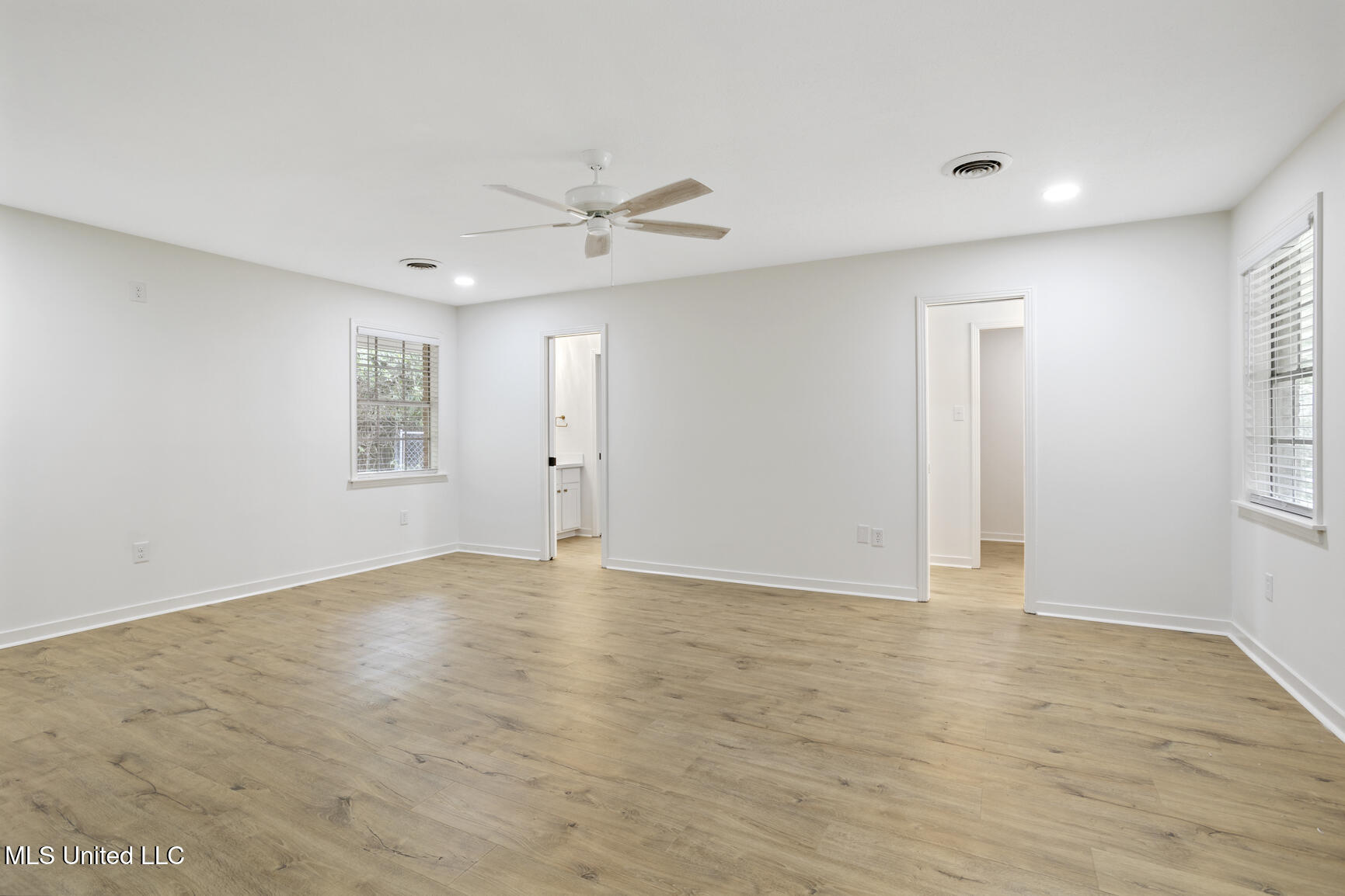 445 Armour Drive Jackson, MS 39211 - Photo 27 of 34 445 Armour Dr-29