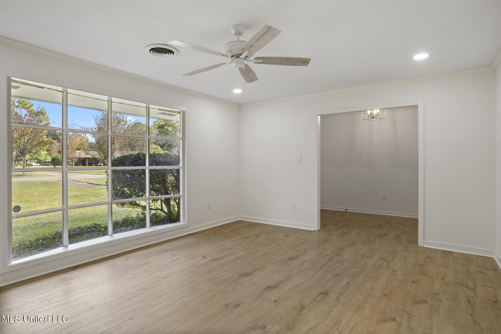 445 Armour Drive Jackson, MS 39211 - Photo 5 of 34 445 Armour Dr-5