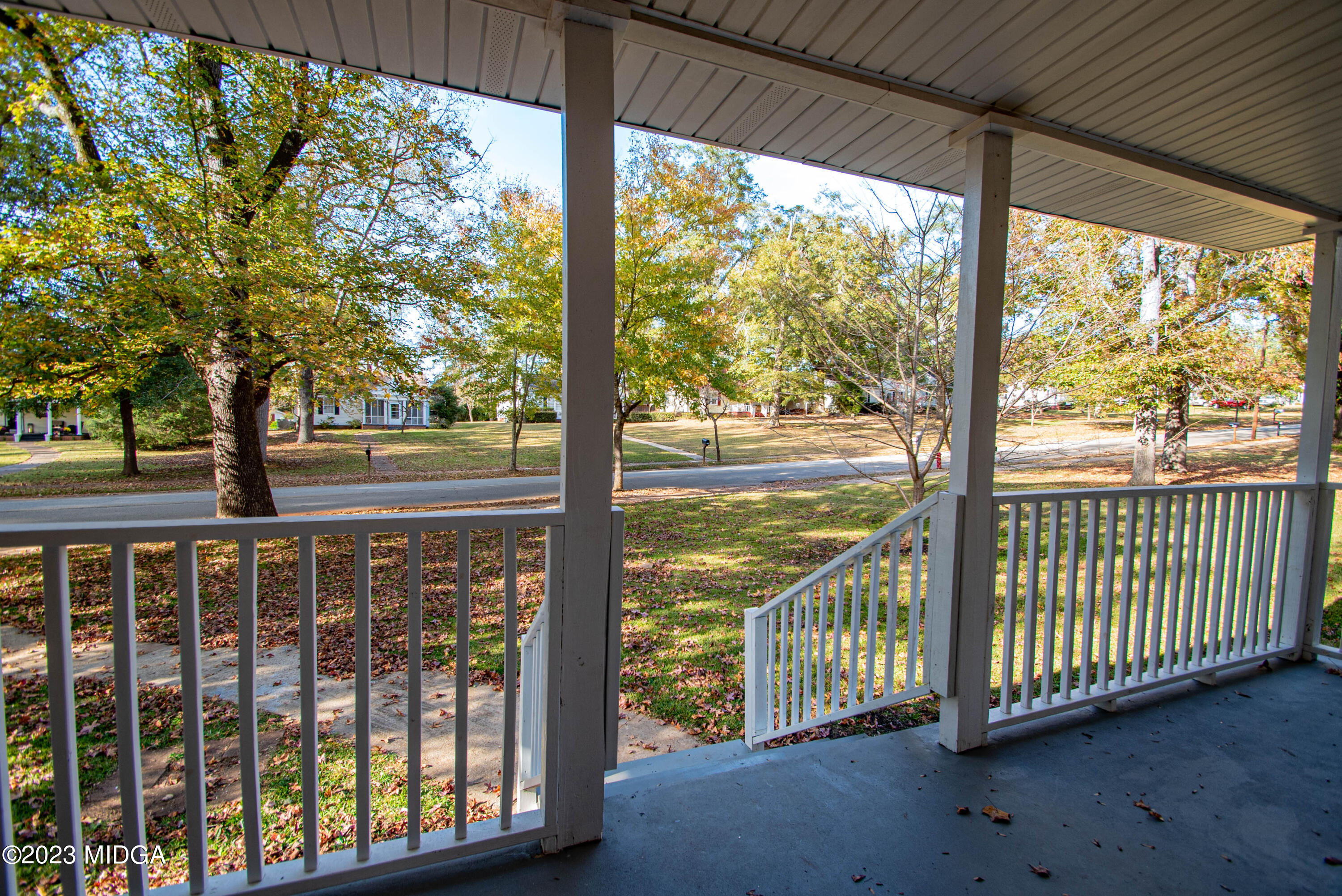 225 R Street Northwest Thomaston, GA 30286 - Photo 7 of 22 a view of outdoor space with deck