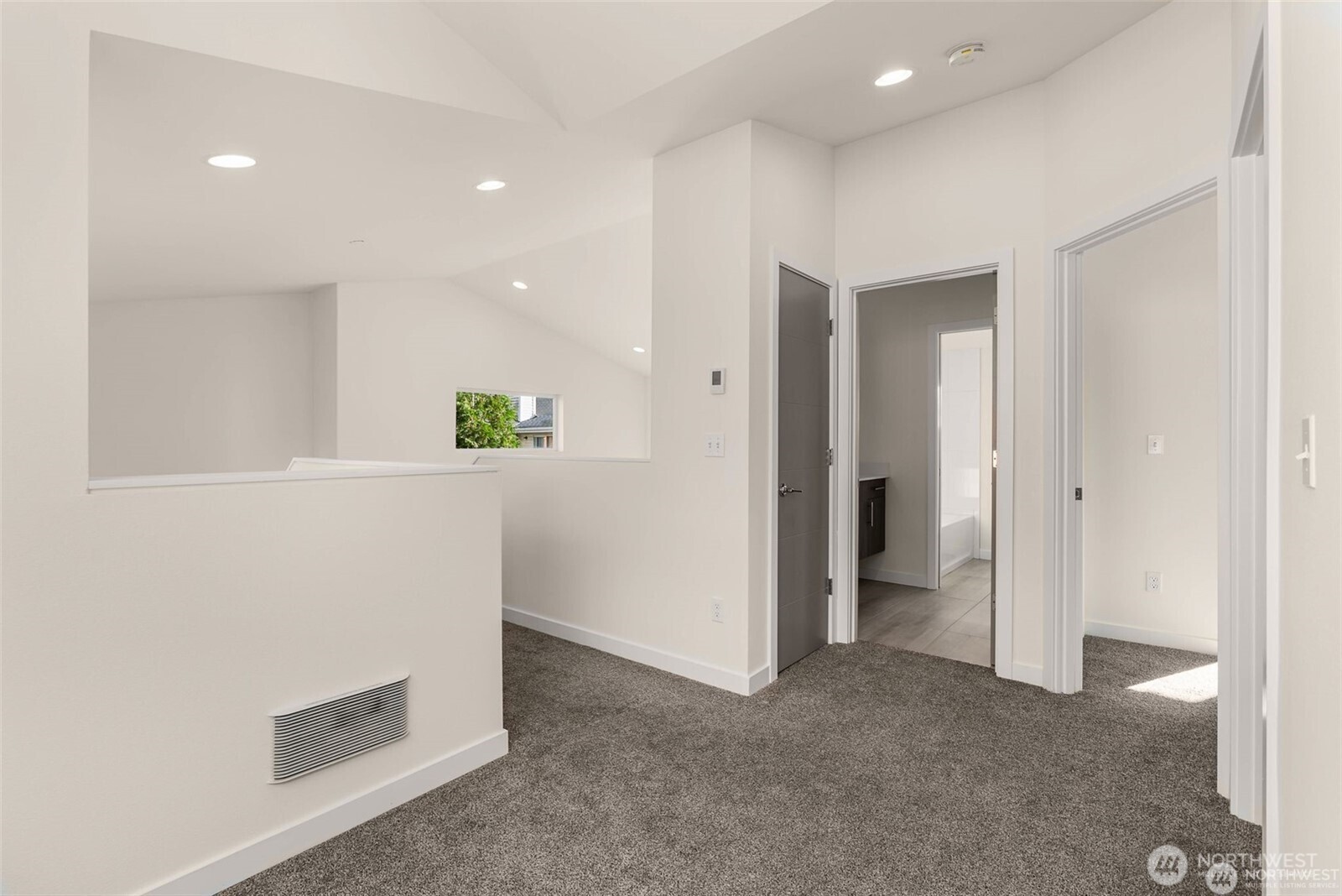 6013 South 127th Lane Seattle, WA 98178 - Photo 15 of 22