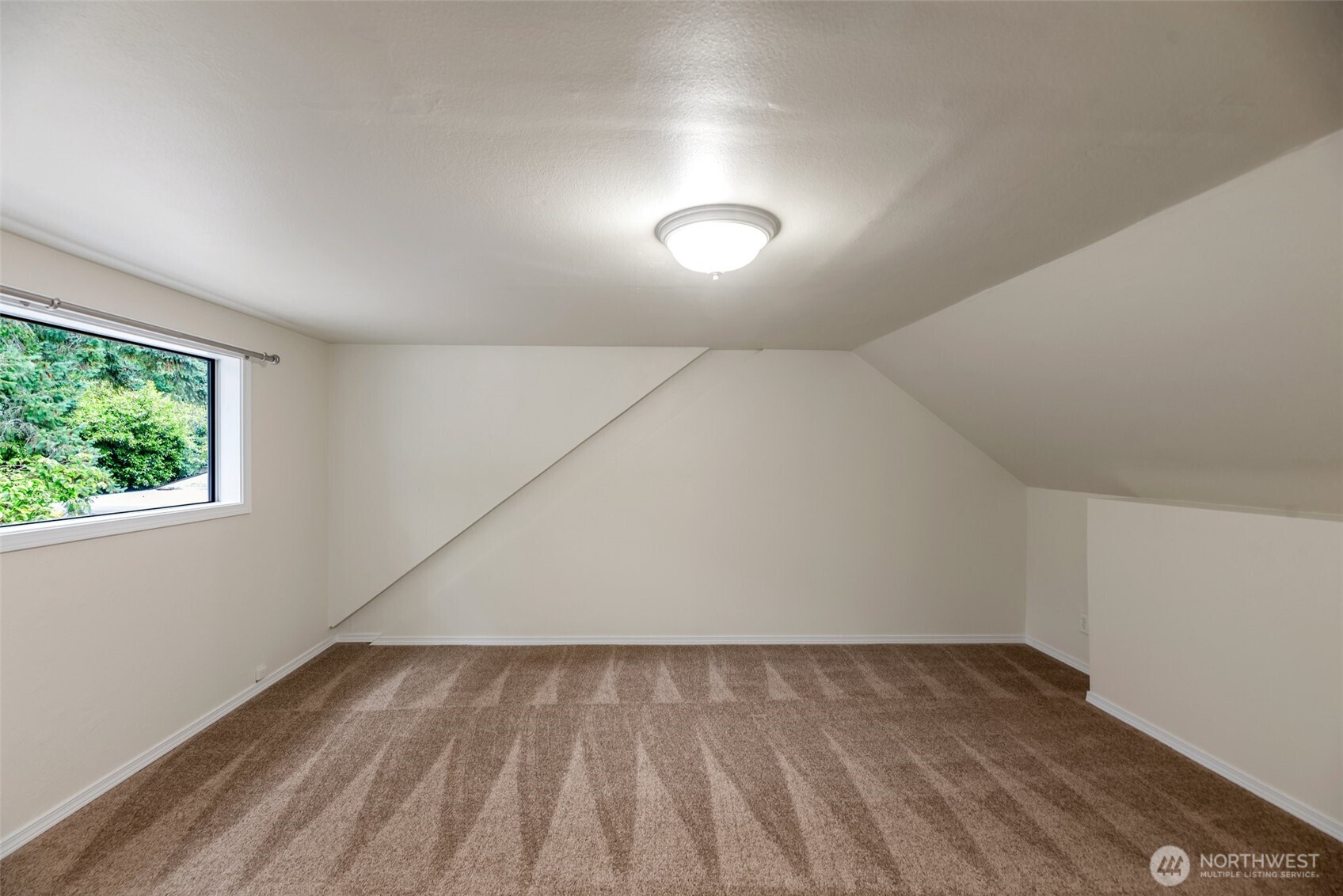 10021 Hipkins Road Southwest Lakewood, WA 98498 - Photo 8 of 15 Gallery Image 8