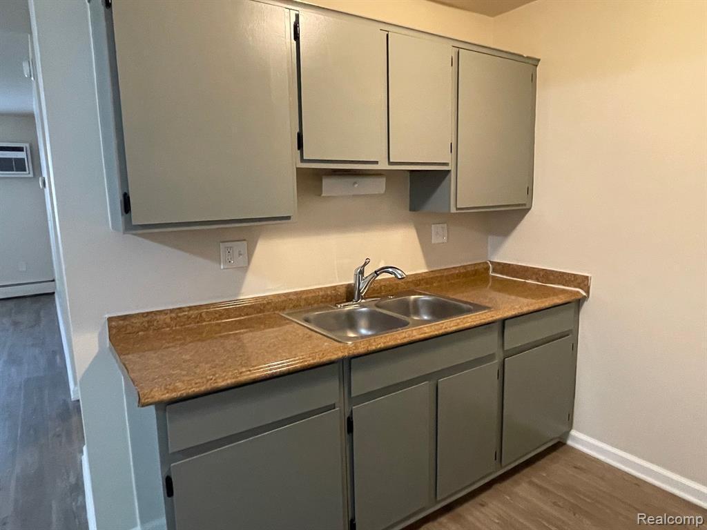 19250 Wick Road, Unit 217 Allen Park, MI 48101 - Photo 4 of 16 GetMedia-10
