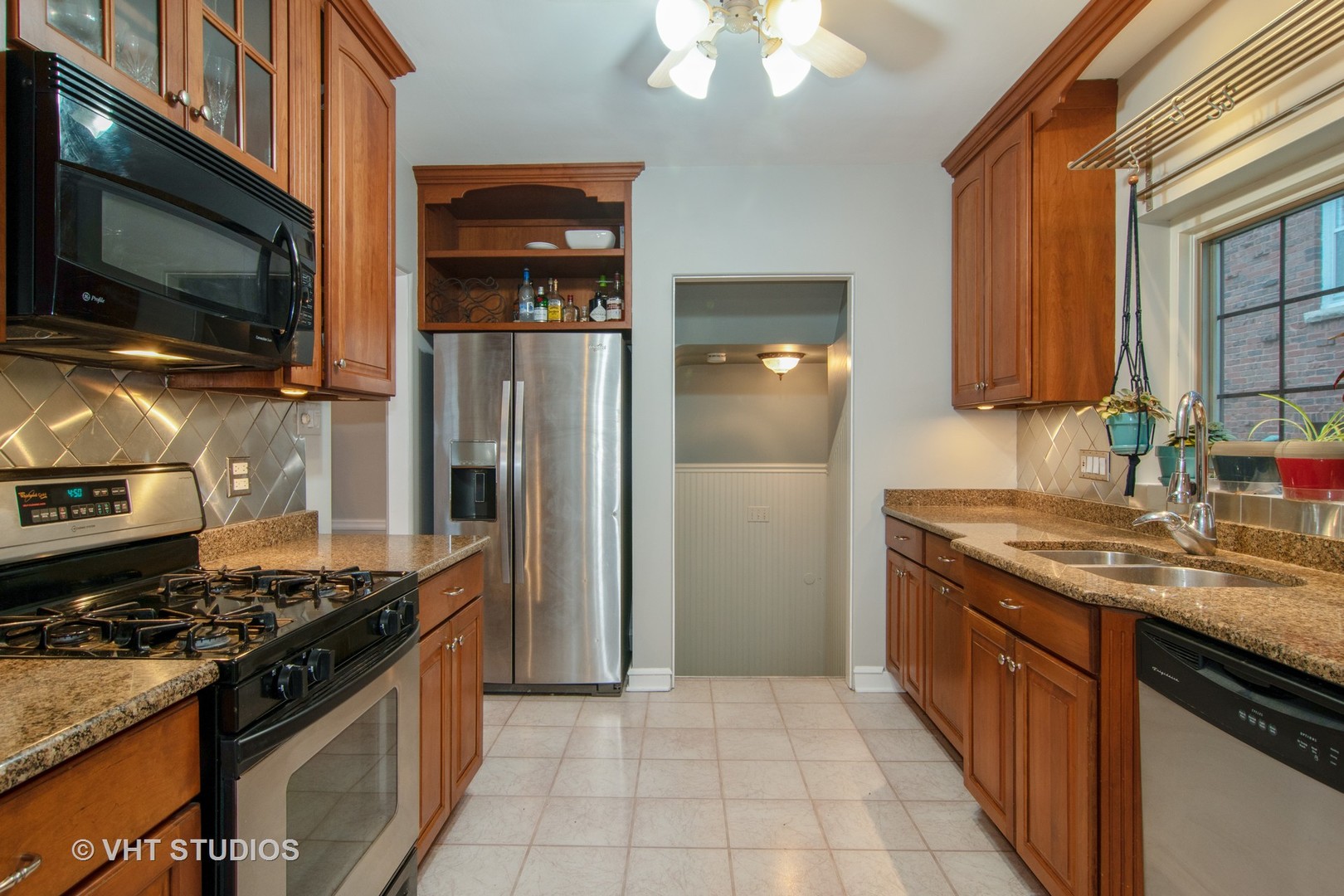 178 Akenside Road Riverside, IL 60546 - Photo 5 of 19