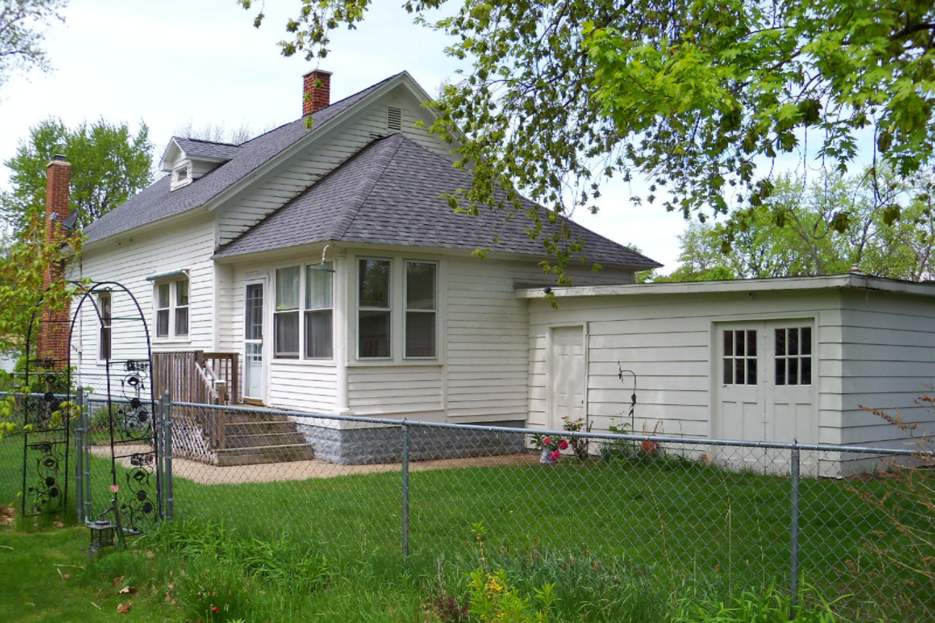 2980 Coolidge Road Muskegon, MI 49441 - Photo 3 of 24 2890 Coolidge 003