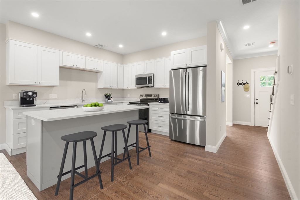 22 Danielles Way Worcester, MA 01606 - Photo 3 of 6