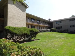 $1,600 | 1425 West Touhy Avenue, Unit 103, Park Ridge, IL 60068