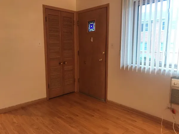 $1,600 | 1425 West Touhy Avenue, Unit 103, Park Ridge, IL 60068