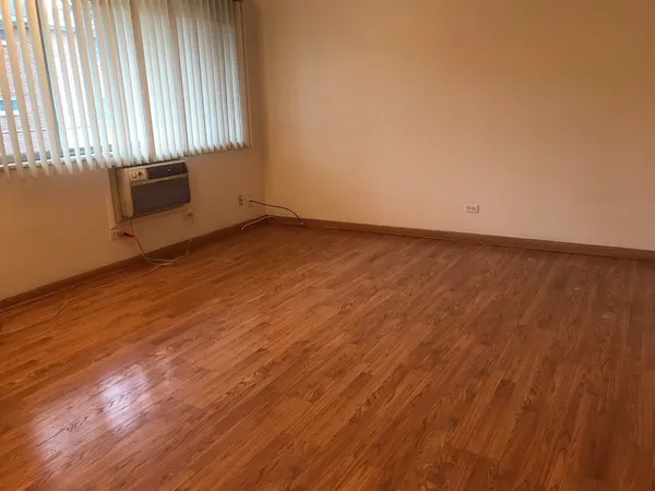 $1,600 | 1425 West Touhy Avenue, Unit 103, Park Ridge, IL 60068