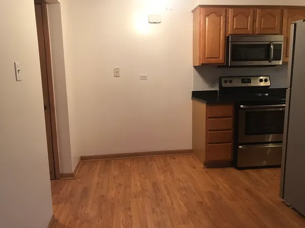 $1,600 | 1425 West Touhy Avenue, Unit 103, Park Ridge, IL 60068