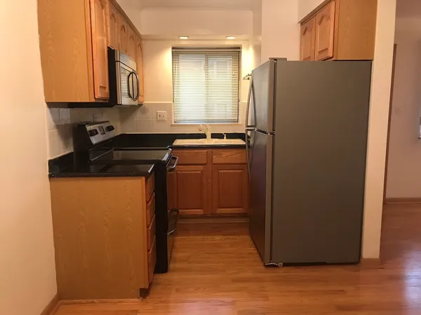 $1,600 | 1425 West Touhy Avenue, Unit 103, Park Ridge, IL 60068