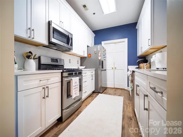$2,395 | 5609 Fairview Road, Charlotte, NC 28209