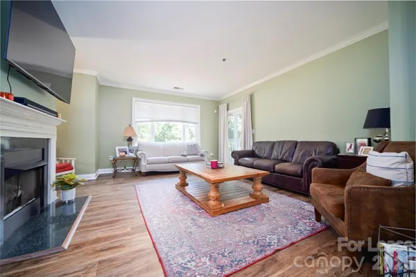 $2,395 | 5609 Fairview Road, Charlotte, NC 28209