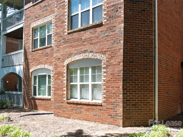 $2,395 | 5609 Fairview Road, Charlotte, NC 28209