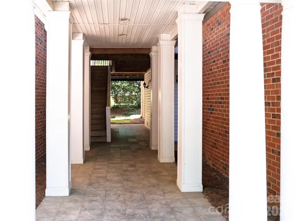 $2,395 | 5609 Fairview Road, Charlotte, NC 28209