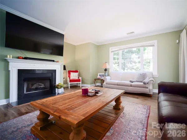 $2,395 | 5609 Fairview Road, Charlotte, NC 28209