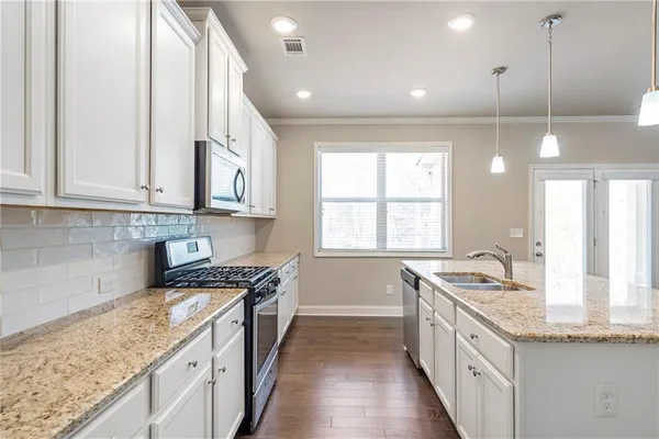 $699,900 | 3188 Ivy Crossing Drive, Buford, GA 30519