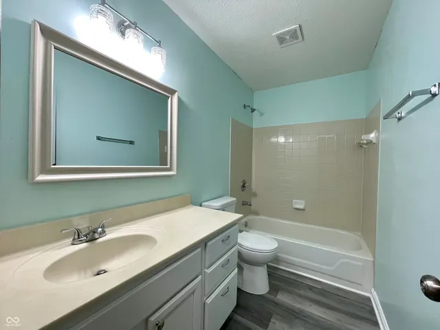 $349,500 | 6389 Hillview Circle, Fishers, IN 46038