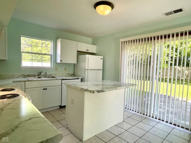 $349,500 | 6389 Hillview Circle, Fishers, IN 46038