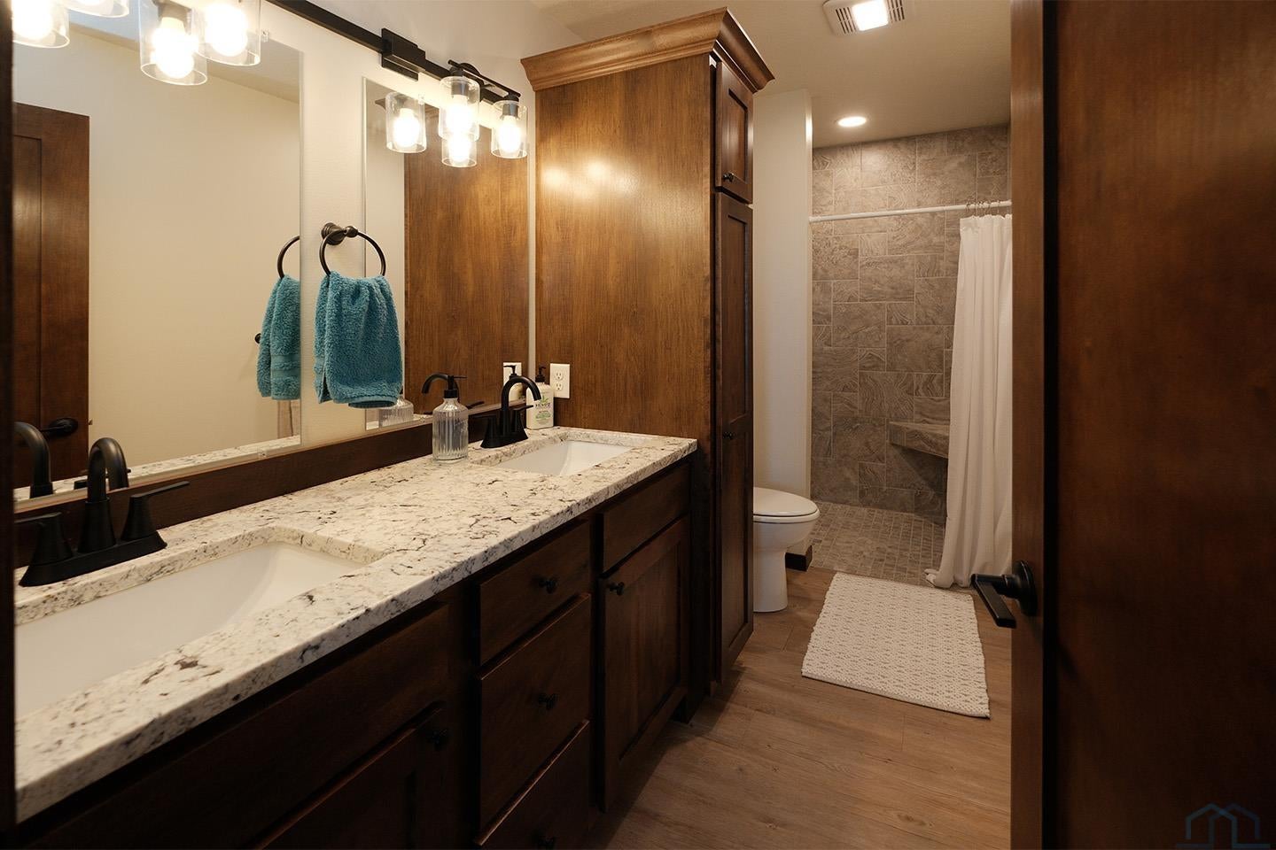2109 Walnut Street Hull, IA 51239 - Photo 20 of 27 Gallery Image 20