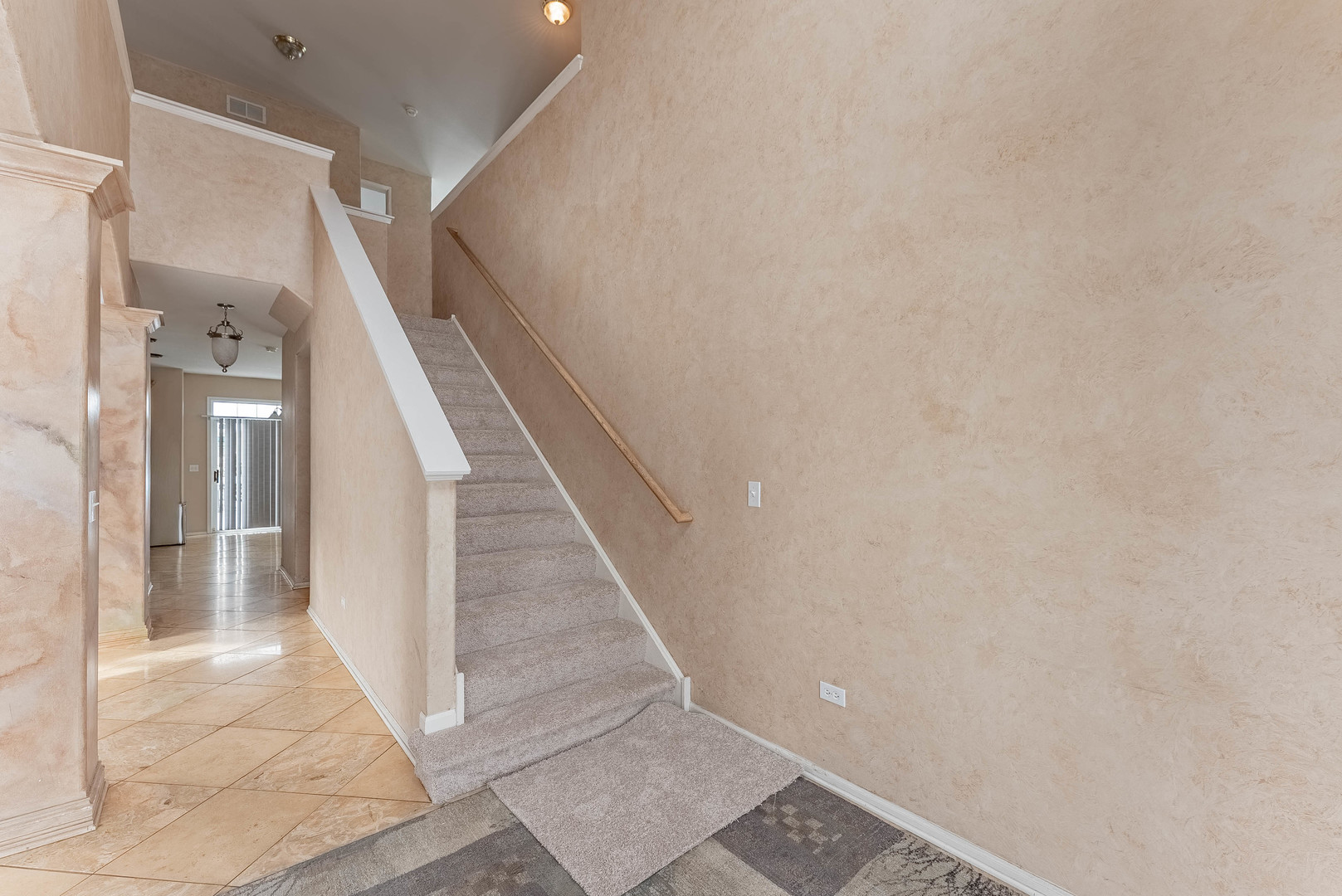 271 Stonegate Road Bolingbrook, IL 60440 - Photo 4 of 31