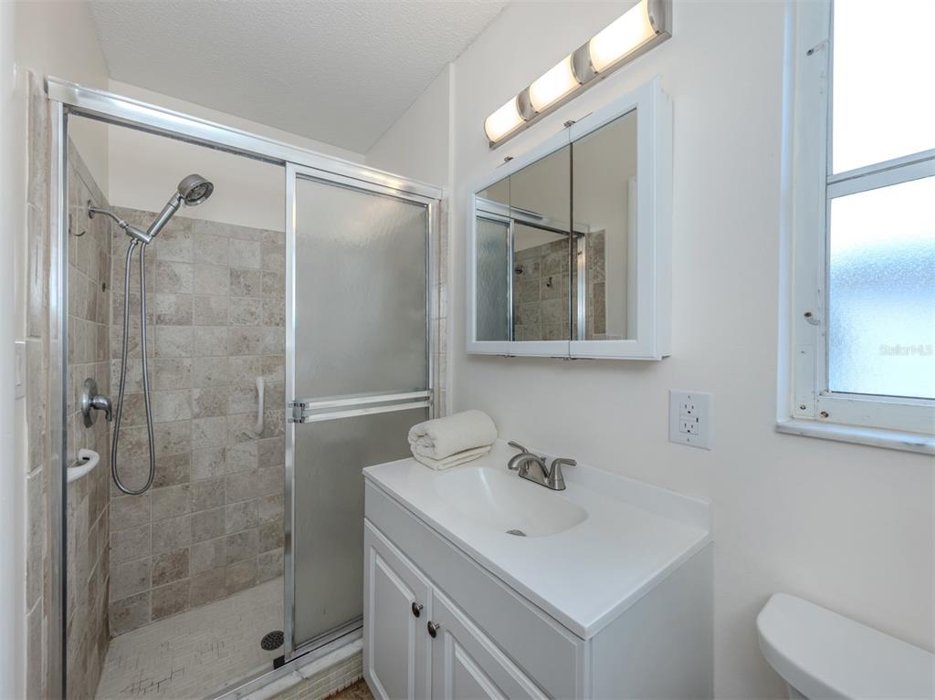 1215 Mango Avenue Venice, FL 34285 - Photo 22 of 64