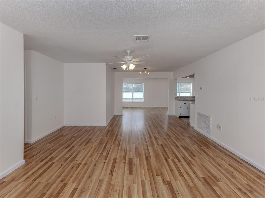 1215 Mango Avenue Venice, FL 34285 - Photo 23 of 64