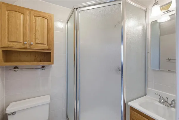 $2,750 | 1590 East Bayside Court, Hoffman Estates, IL 60192