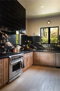 $2,985,000 | 15719 Hartsook Street, Encino, CA 91436