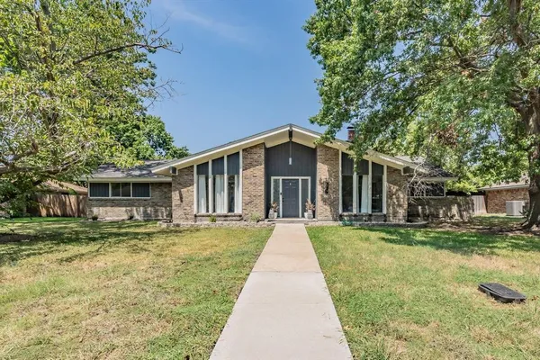 $225,000 | 111 Ashe Bend Drive, Rowlett, TX 75087