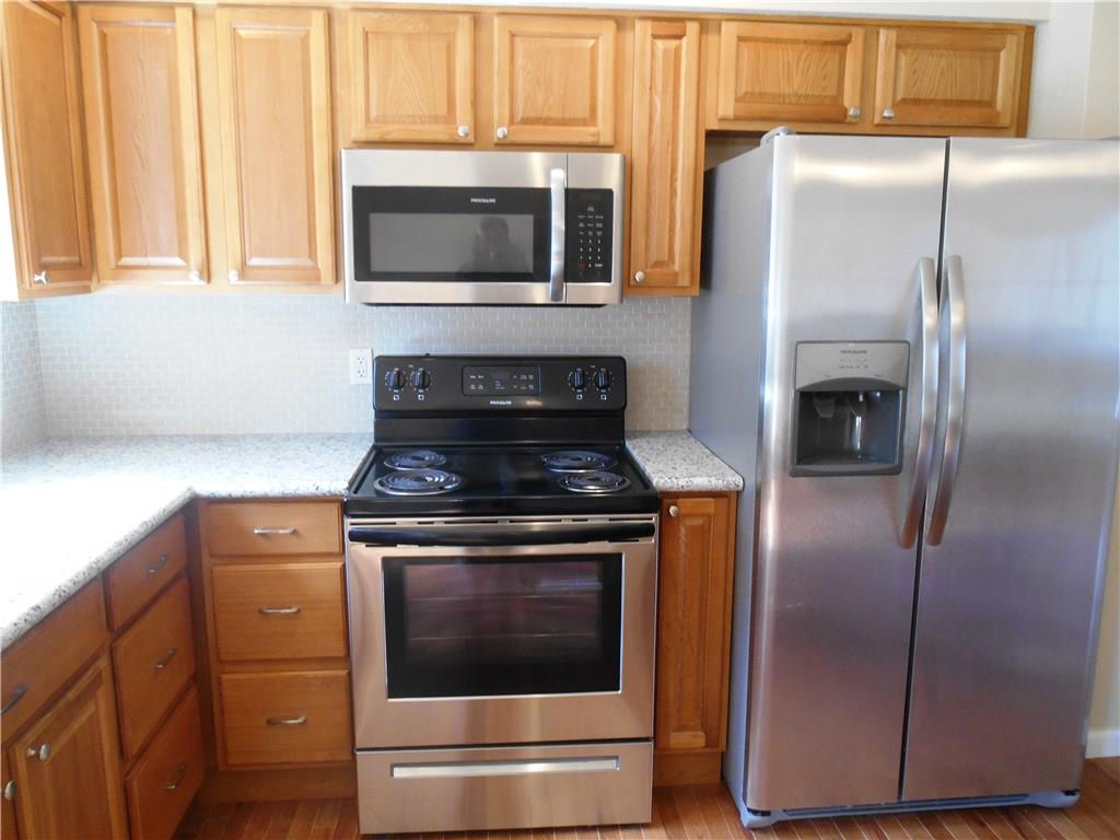 36 Simon Road Cheswick, PA 15024 - Photo 7 of 25 New stainless steel appliances.