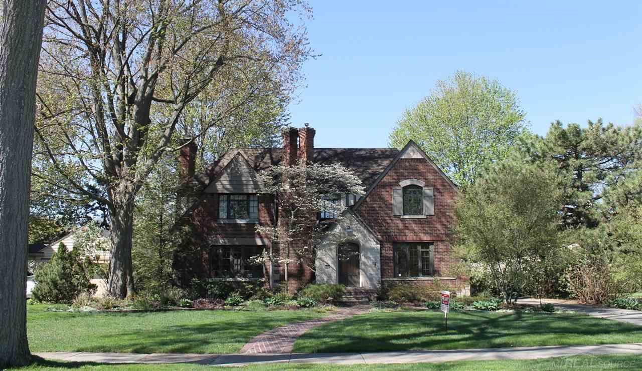 729 Pemberton Road Grosse Pointe Park, MI 48230 - Photo 1 of 46