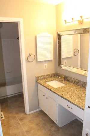 $1,900 | 1604 Summer Creek Court, Unit A, Austin, TX 78704