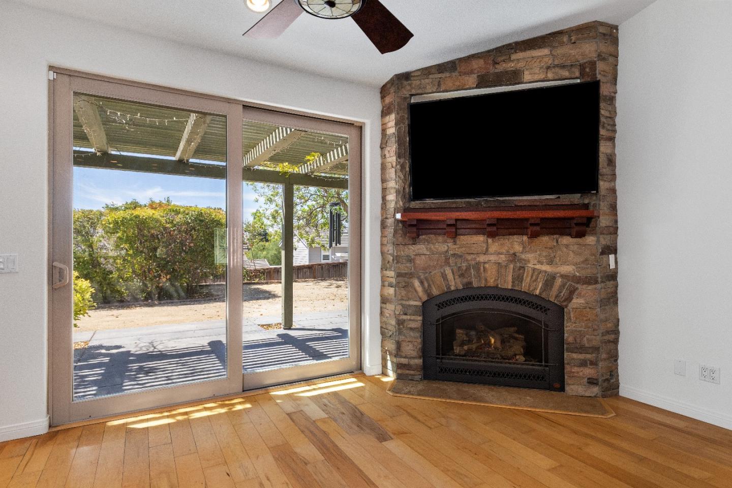 653 Red Cloud Road Paso Robles, CA 93446 - Photo 11 of 57 Gallery Image 11