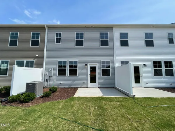 a front view of house with yard