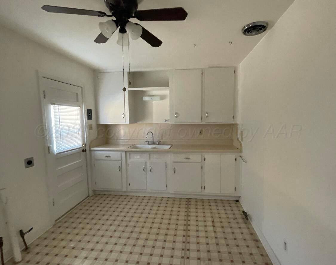 4403 Bowie Street Amarillo, TX 79110 - Photo 18 of 20 IMG_0425