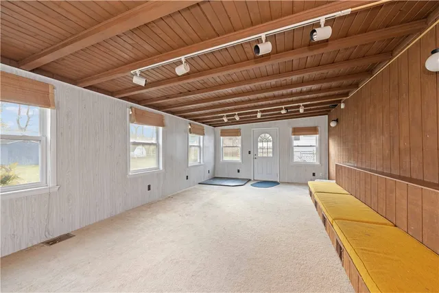 $174,900 | 217 Rosecroft Drive, Greece, NY 14616